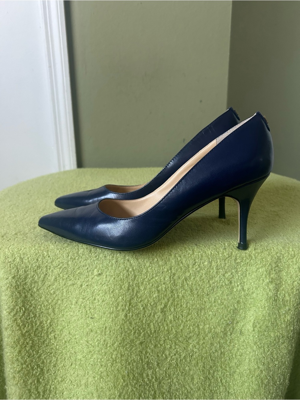 Ivanka Trump Navy Pointed-Toe Pumps Sz 8.5